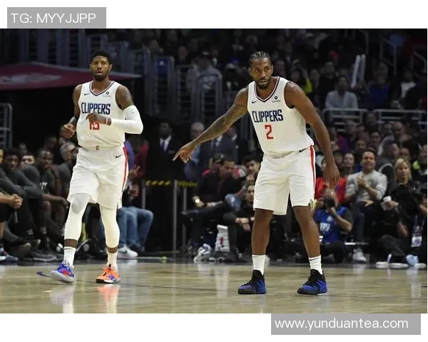 快船与马刺激战第一节球员表现与战术分析全面解读 快船与马刺激战第一节球员表现与战术分析全面解读