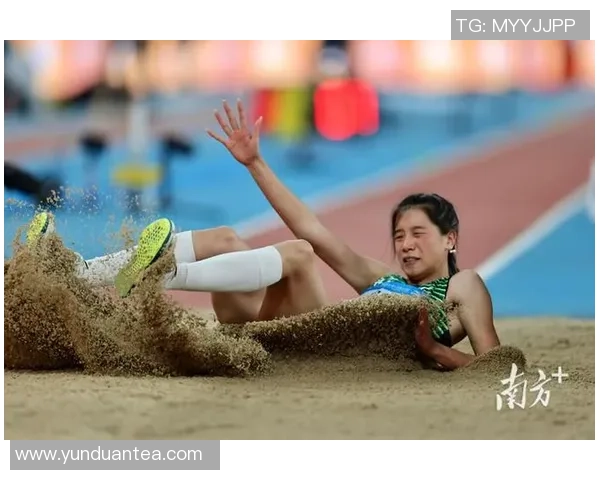 广东三级跳远名将曾蕊惋惜摘铜,赛后泪洒赛场连说“惋惜” 广东三级跳远名将曾蕊惋惜摘铜,赛后泪洒赛场连说“惋惜”